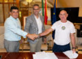Firma del acuerdo de colaboración con el Alomartes CF