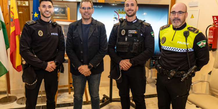 Dos nuevos agentes refuerzan la plantilla de la Policía Local