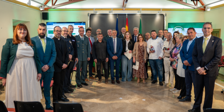 Íllora rinde homenaje al talento y la solidaridad en la Gala de Honores y Distinciones 2026